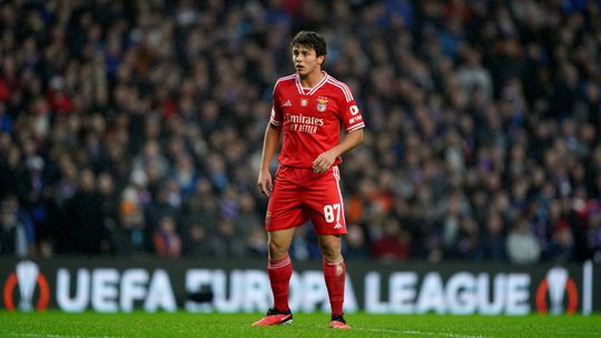 Benfica: João Neves de partida para Paris