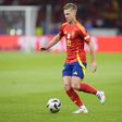 Dani Olmo com estreia pelo Barcelona adiada