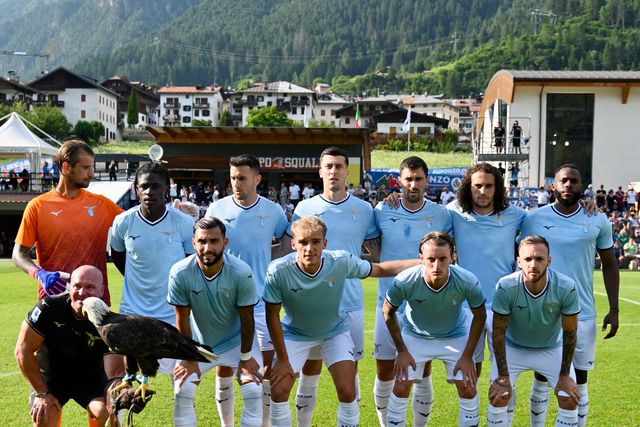 Nuno Tavares lesiona-se na estreia pela Lazio