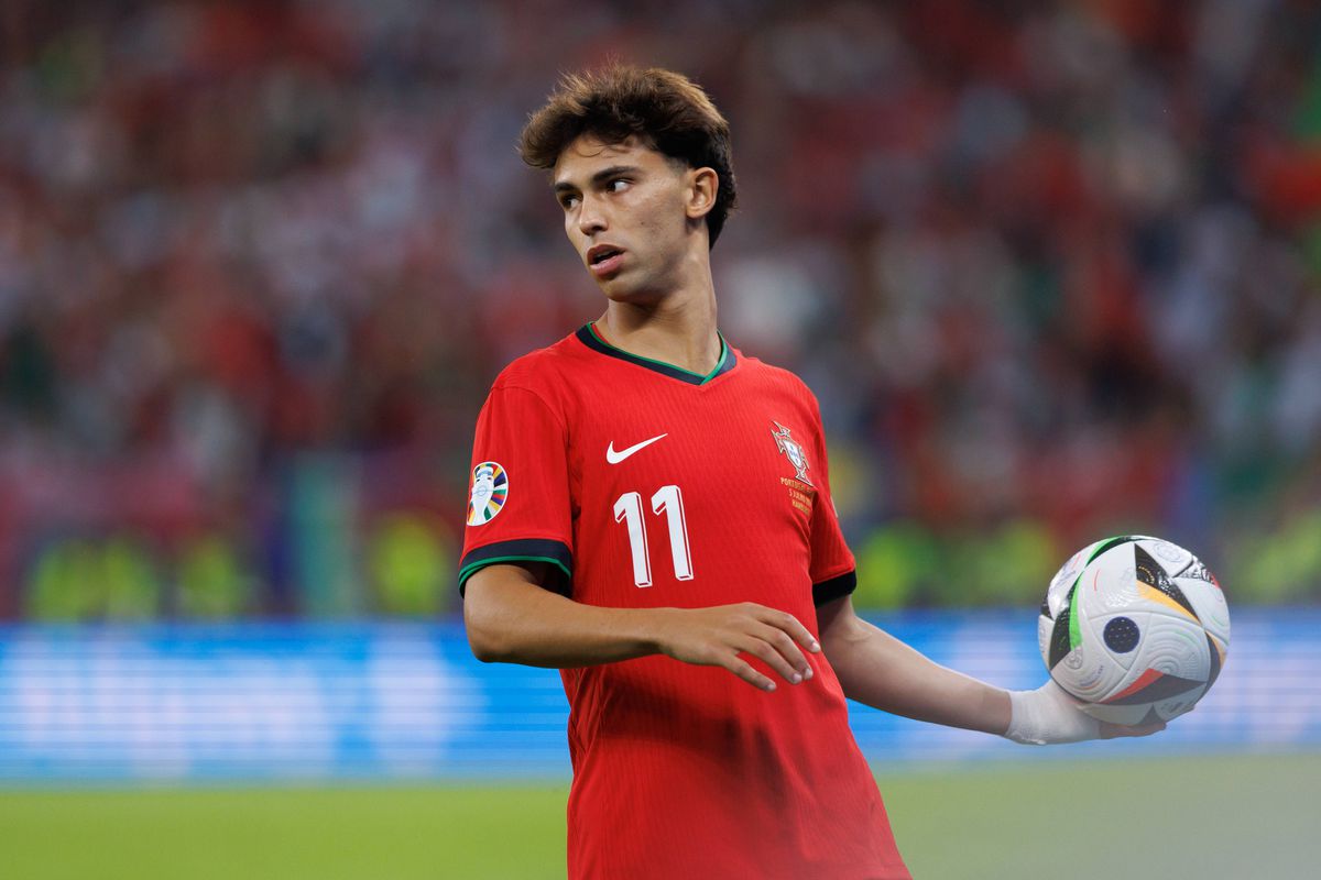 «João Félix tem potencial de top 3 mundial»