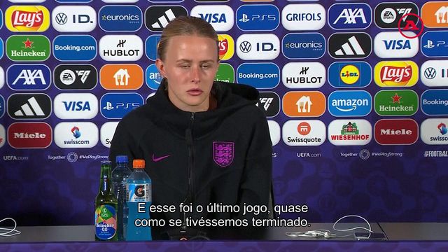 Recebe vídeochamada durante conferência de imprensa e a reação foi incrível