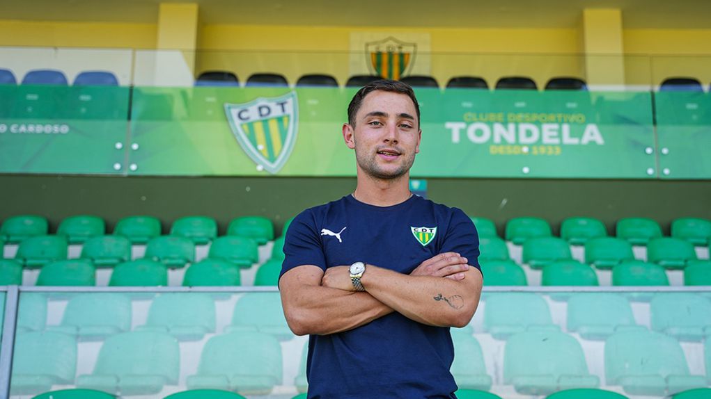 Jovem médio britânico é a mais recente aposta do emblema beirão para a temporada que agora se inicia (Foto: Tondela)