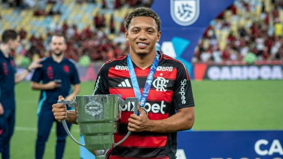 Mercado FC Porto: promessa do Flamengo negociada