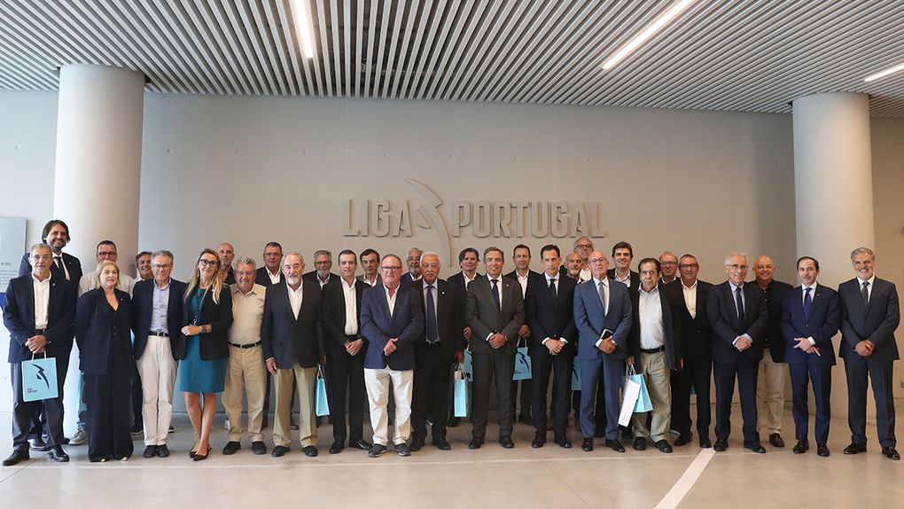 Liga recebeu os presidentes em exercício e antigos presidentes das Associações Distritais e Regionais de Futebol, assim como Pedro Proença, presidente da FPF. Foto Liga