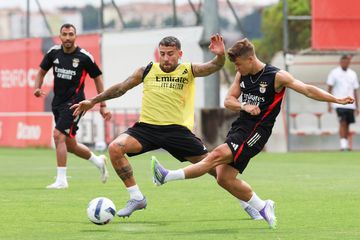 Benfica: Lage aperta com os jogadores (fotos)