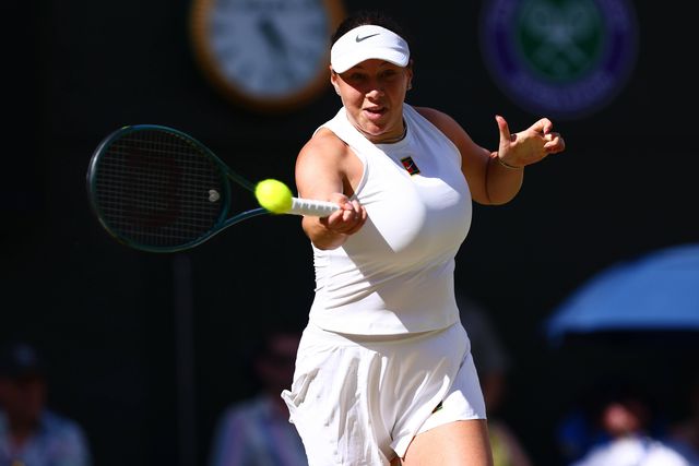 Após derrota humilhante na final de Wimbledon, dedica-se a outro desporto