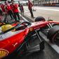 Este foi o primeiro acidente de Lewis Hamilton esta temporada. IMAGO