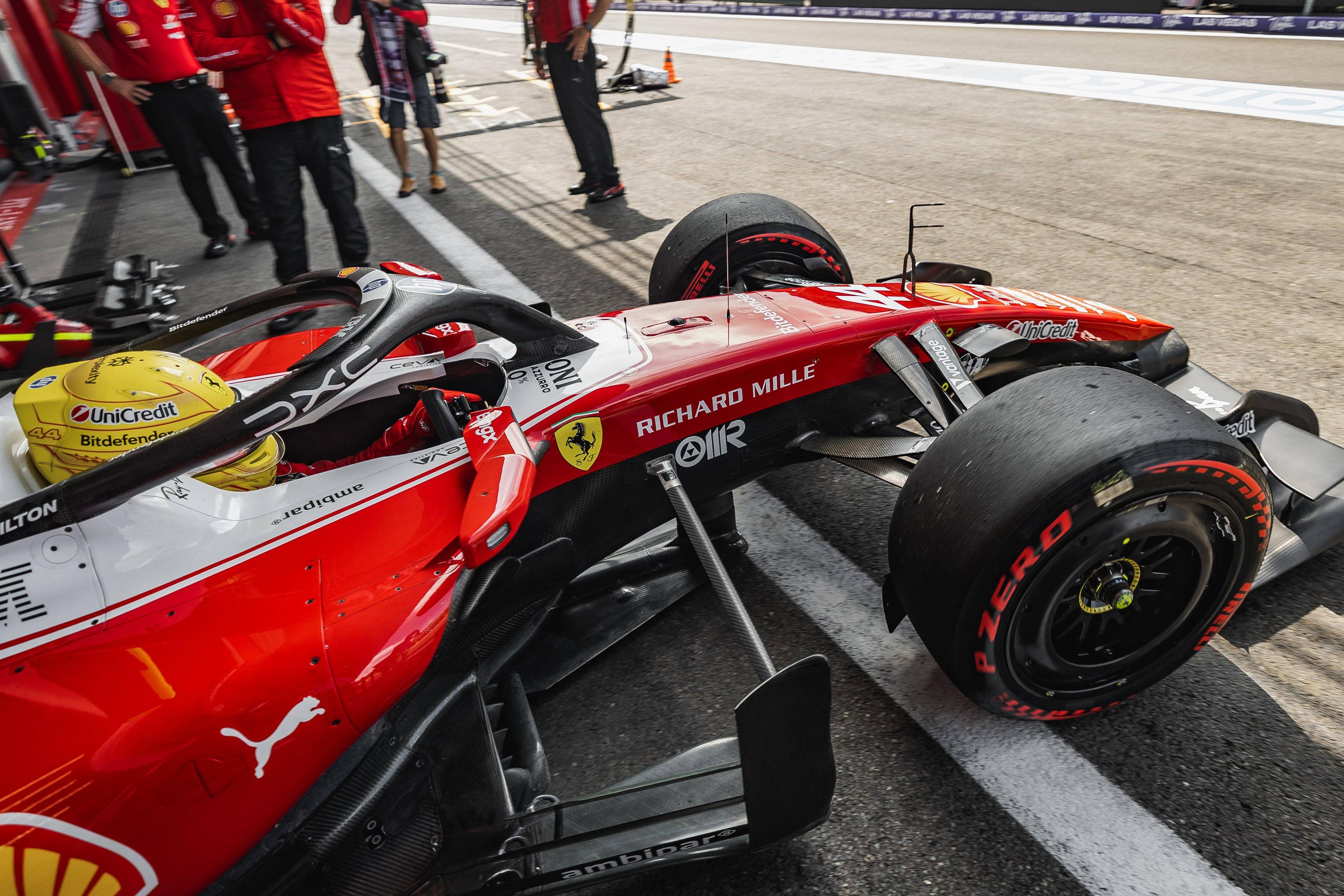 Este foi o primeiro acidente de Lewis Hamilton esta temporada. IMAGO