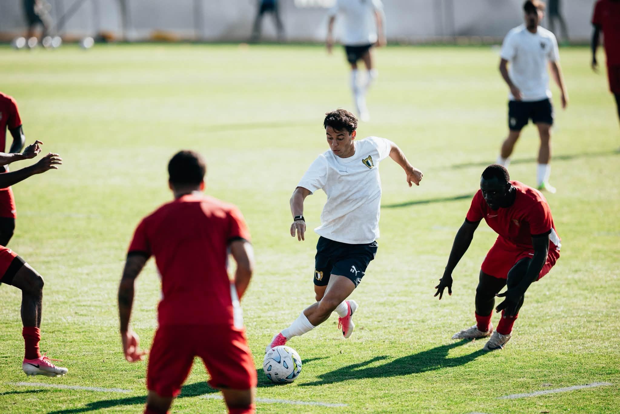 Famalicão não foi além de um empate sem golos na receção ao Penafiel — Foto: Famalicão