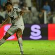 Ex-FC Porto rescinde com Santos alegando salários em atraso