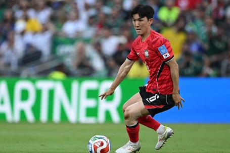 Hwang In-beom chega hoje à Invicta - Foto: IMAGO