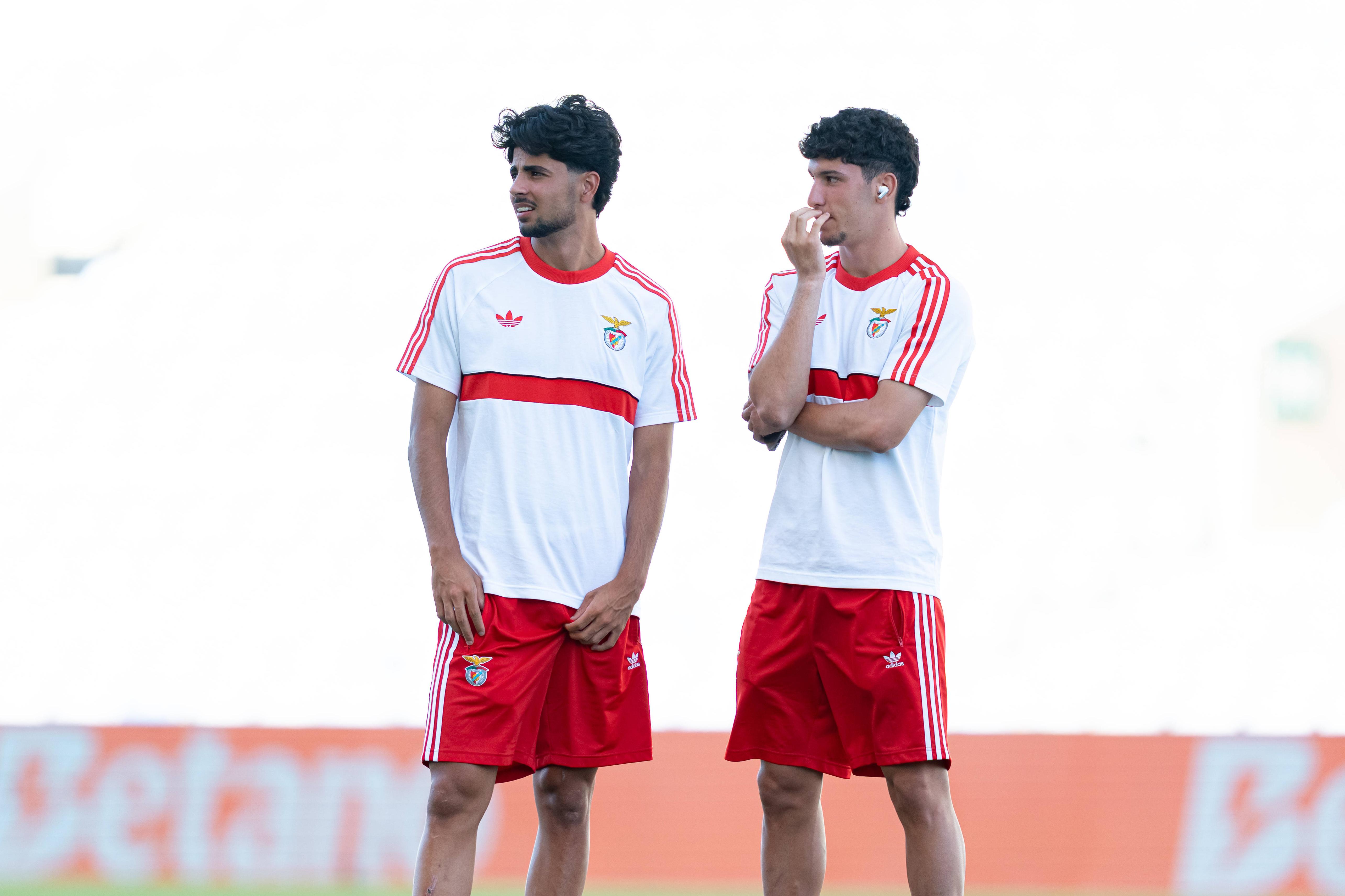 Miguel Figueiredo e José Neto, médio e lateral do Benfica, respetivamente (foto: Facebook/SL Benfica)