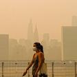 Qualidade do ar muito afetada em Nova Iorque devido a fumo de incêndios florestais no Canadá