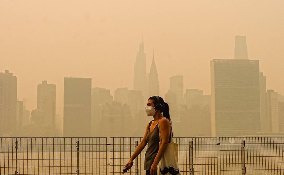 Qualidade do ar muito afetada em Nova Iorque devido a fumo de incêndios florestais no Canadá