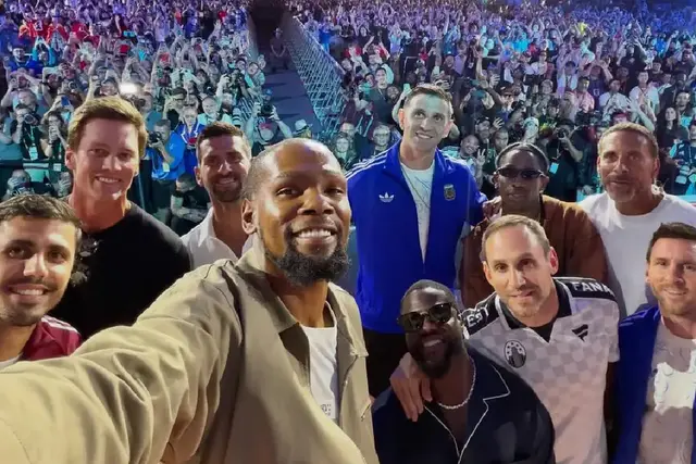 Fanaticsfest recebeu várias estrelas e Kevin Durant foi autor de selfie carregada de estrelas