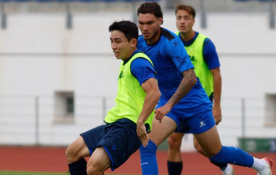 Lee Hyunju em ação diante do Feirense - Foto: Arouca