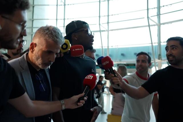 As imagens da chegada de Durán, reforço do Benfica