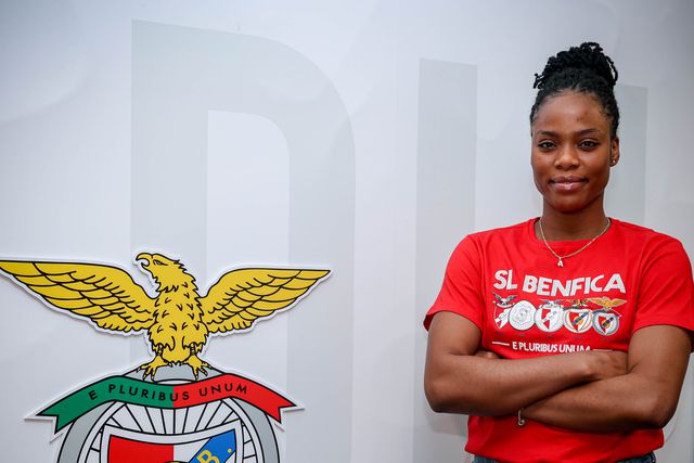 Oficial: Central angolana renova com Benfica até 2026