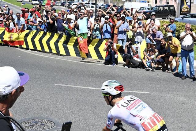 João Almeida «sem palavras» para o apoio: «Já me sinto um vencedor nesta Vuelta»