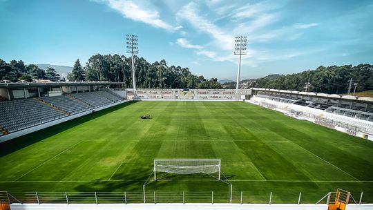 Moreirense dá a 'cambalhota' ao Arouca e junta-se a Sporting e FC Porto na liderança da Liga