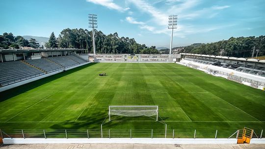 Moreirense dá a 'cambalhota' ao Arouca e junta-se a Sporting e FC Porto na liderança da Liga