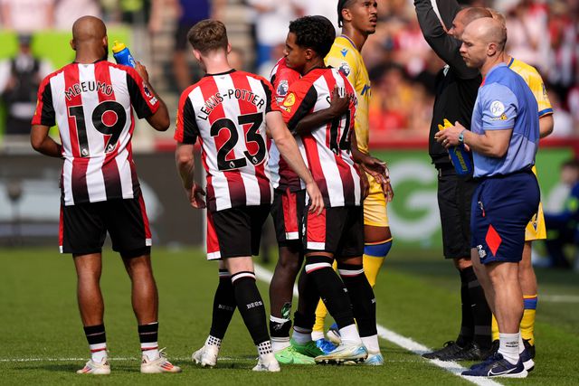 Fábio Carvalho estreia-se pelo Brentford com vitória frente ao Crystal Palace