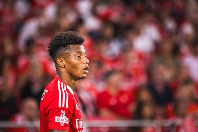 Benfica: Neres dado como fechado no Nápoles