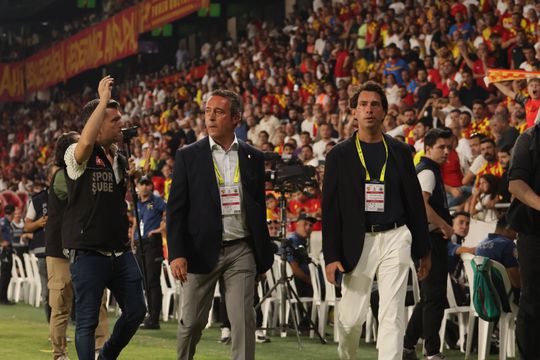 Presidente do Fenerbahçe apresenta queixa criminal após incidentes com o Goztepe