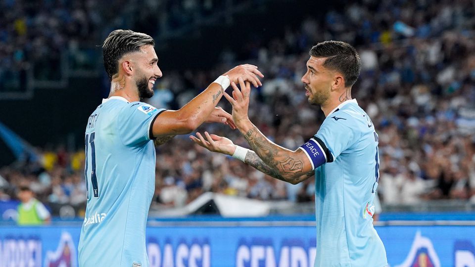 Lazio entra na Serie A com o pé direito, ao contrário do rival citadino