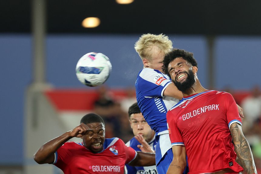 O golo de Froholdt no Gil Vicente-FC Porto (foto: Catarina Morais/Kapta+)