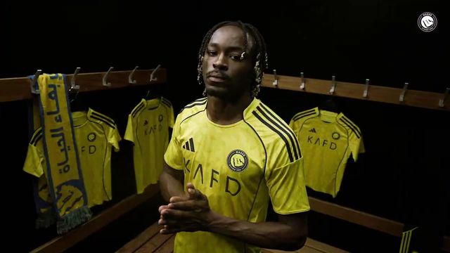 Ronaldo e Félix com a nova 'pele' do Al Nassr