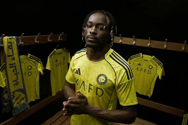 Ronaldo e Félix com a nova 'pele' do Al Nassr