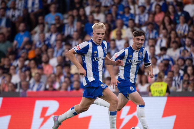 Victor Froholdt marcou o primeiro golo dos dragões e foi eleito o homem do jogo Foto: IMAGO