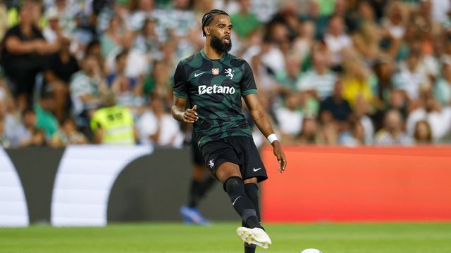 St. Juste em ação pelo Sporting