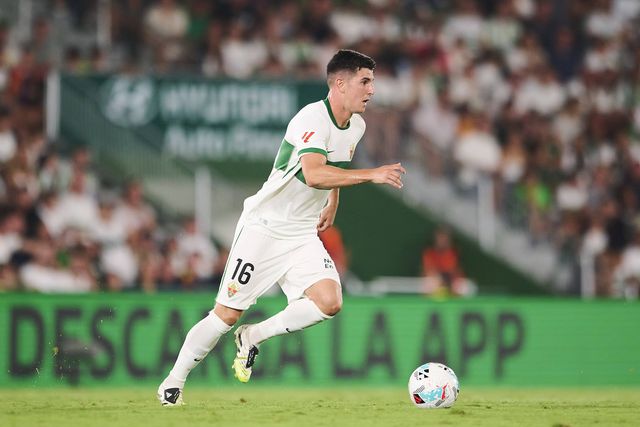 Assistência portuguesa salva regresso do Elche à LaLiga