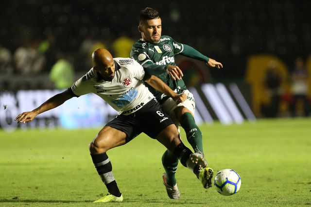 Fellippe Bastos com a camisola do Vasco da Gama