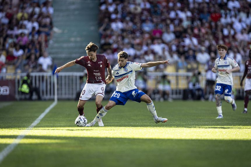 Estrasburgo venceu o Metz no arranque da Ligue 1