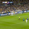Festa no regresso do Leeds à Premier League graças a este golo