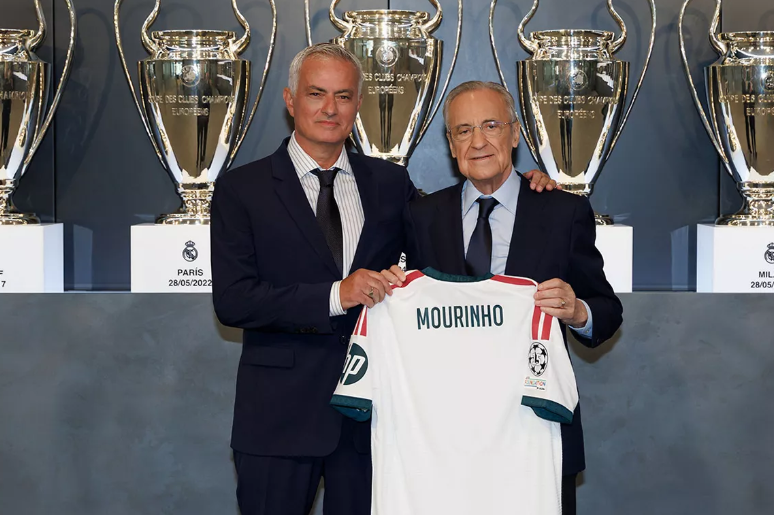 José Mourinho ao lado de Florentino Pérez - Foto: Real Madrid