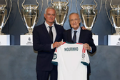 José Mourinho ao lado de Florentino Pérez - Foto: Real Madrid