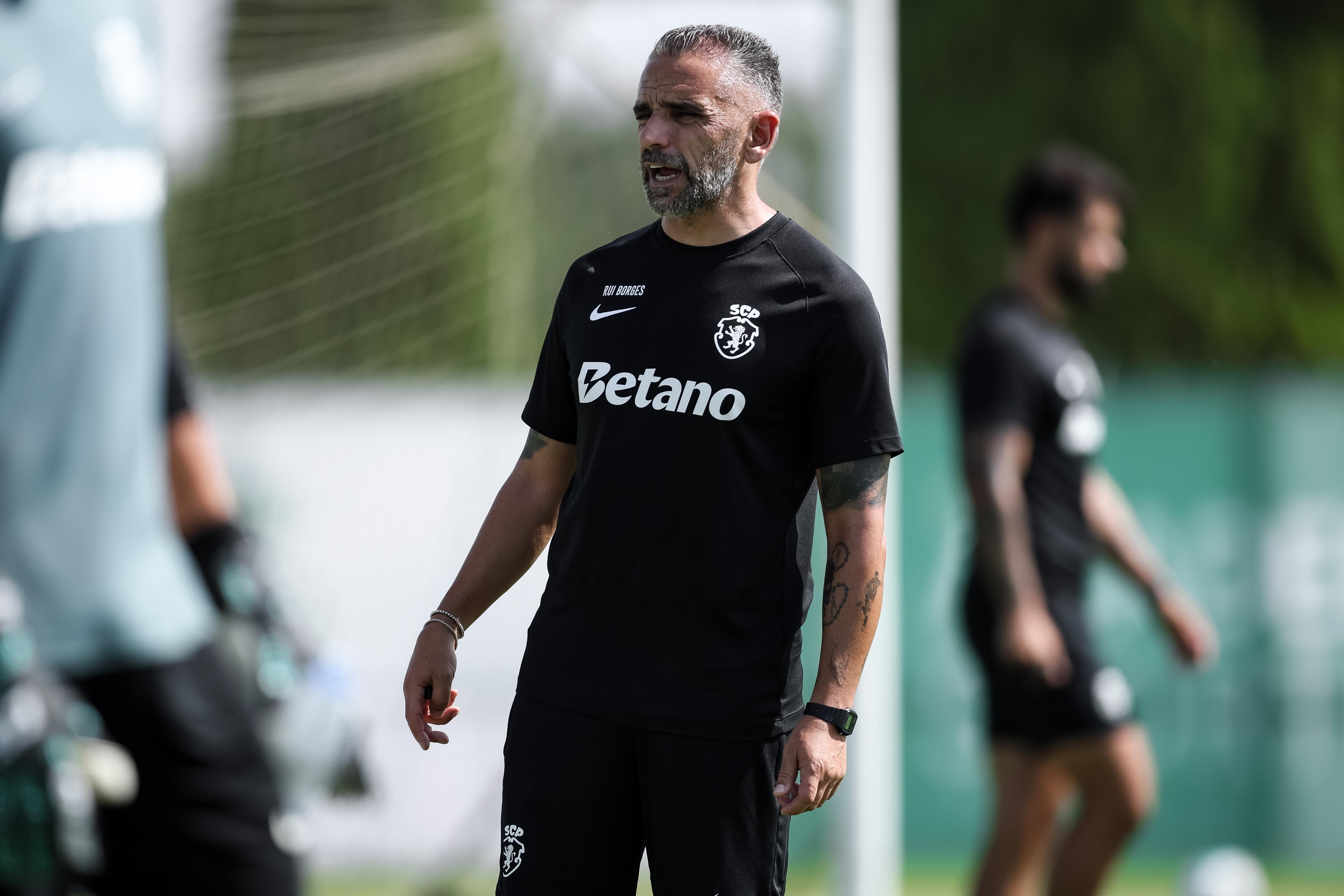 O treinador do Sporting, Rui Borges já recebeu oito reforços neste verão - Foto: SPORTING CP
