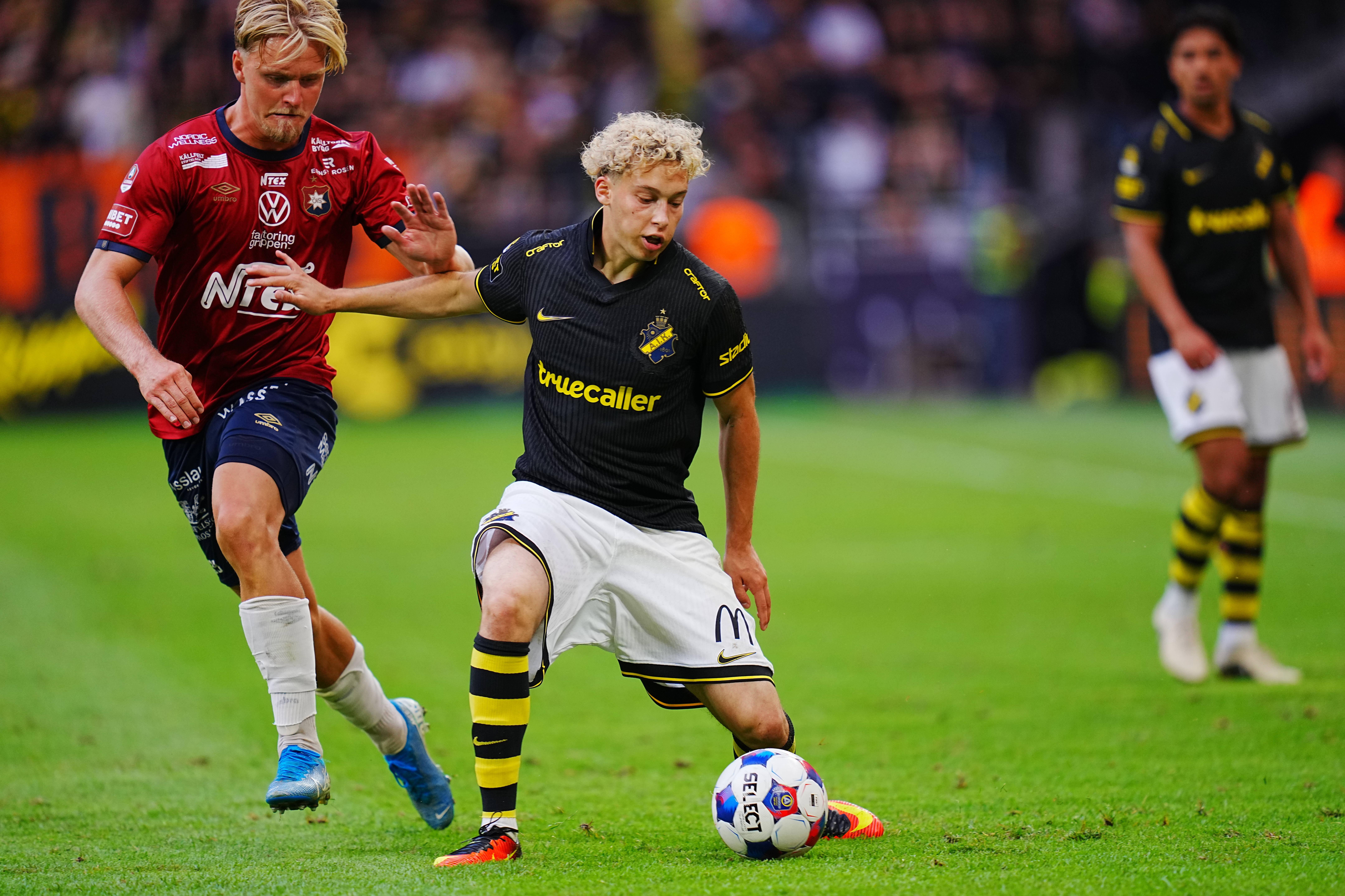 Victor Andersson destacou-se no AIK Estocolmo e abraça agora um novo desafio, ao serviço do Vitória de Guimarães