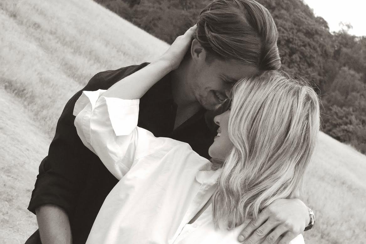 Conor Gallagher e a modelo Aine May Kennedy anunciaram que vão ser pais - Instagram/Aine May Kennedy