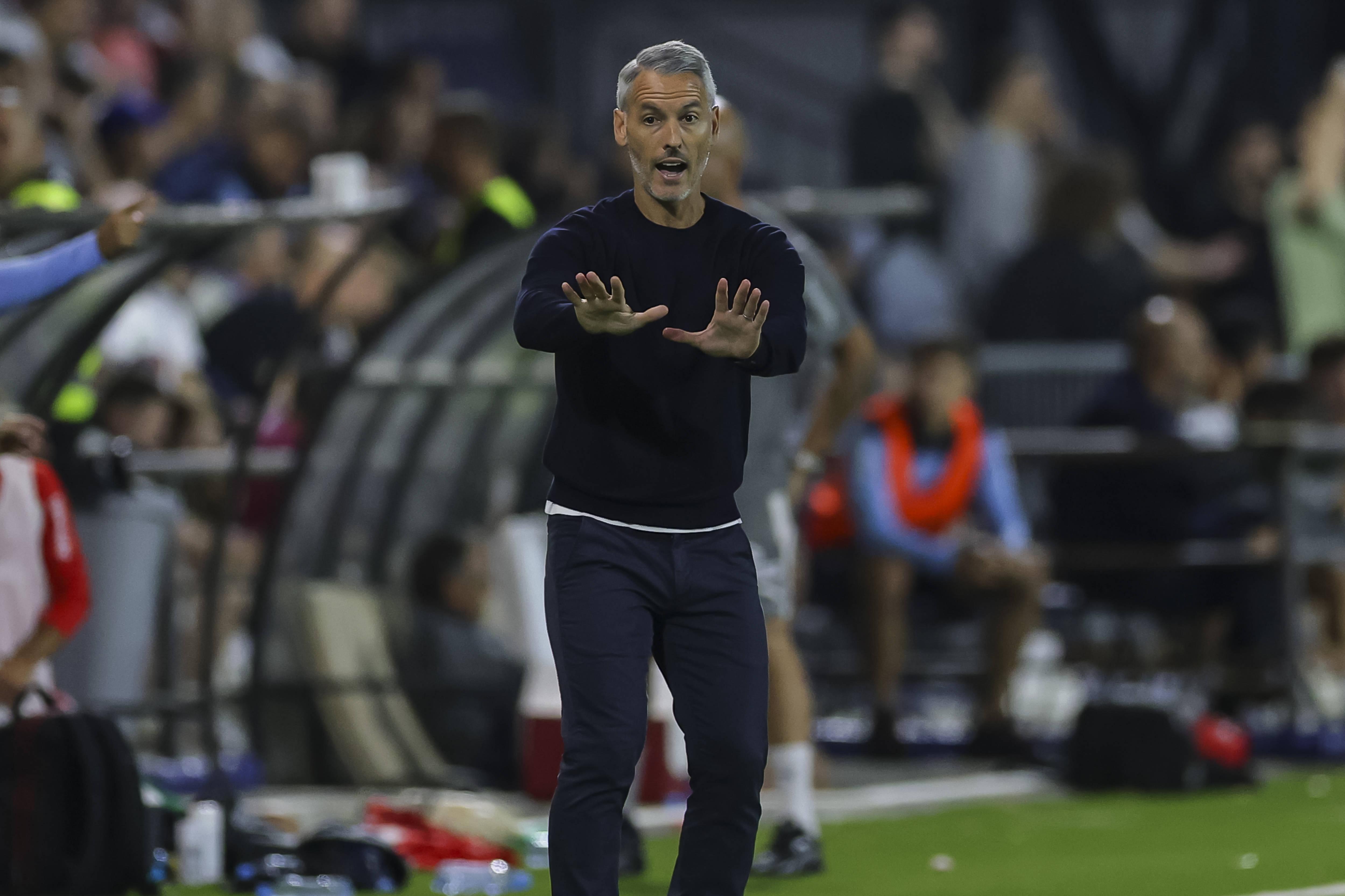Carlos Vicens vai preparando o 'play-off' da Liga Conferência mediante alguns condicionalismos
