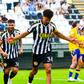 Léo Santos completou 50 jogos pelo Nacional,no jogo com o Estoril. -Foto: NACIONAL