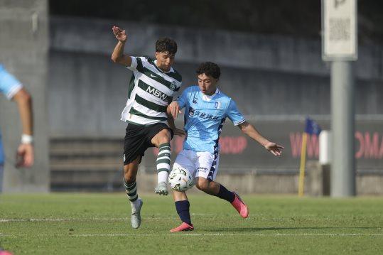 Sporting foi ao reduto do Vizela conquistar a primeira vitória na presente edição da Liga Next Gen — Foto: FPF