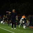 Carlos Carvalhal aponta à primeira vitória na Liga ao leme do Famalicão