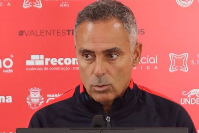 José Gomes: «Não se muda um treinador quando se vê a equipa a reagir e a lutar»