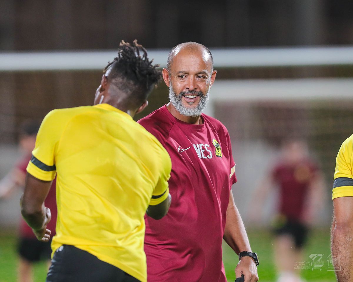 Nuno Espírito Santo entra a vencer na Champions Abola.pt