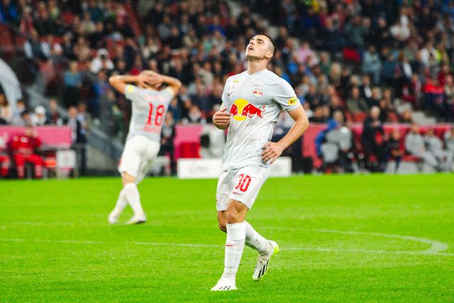 À atenção do Benfica: Salzburgo à espera da afirmação do ‘diamante’ Gloukh